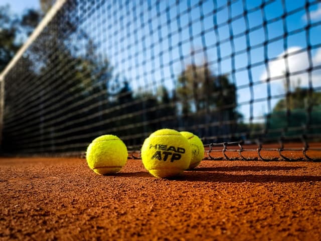 Tennis training notes and court lines